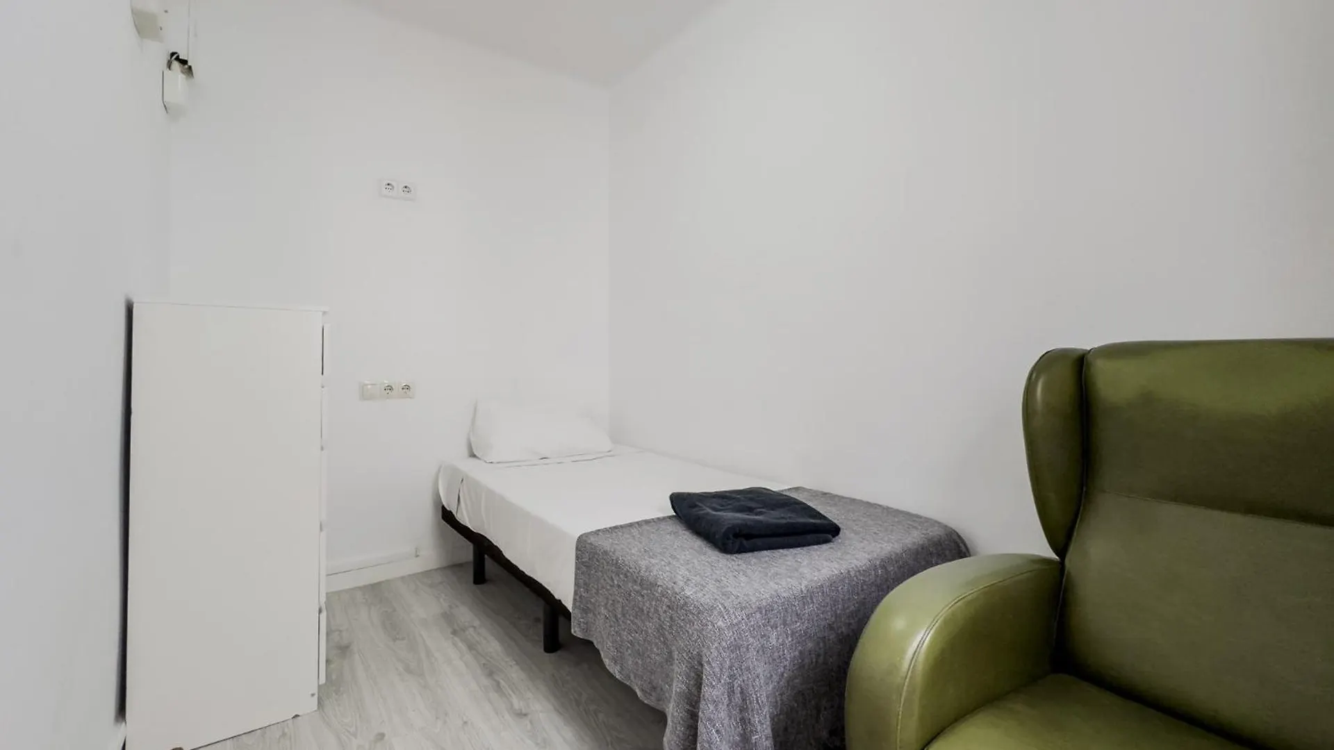 Bed&Bcn Mas Apartments L'Hospitalet de Llobregat 0*,